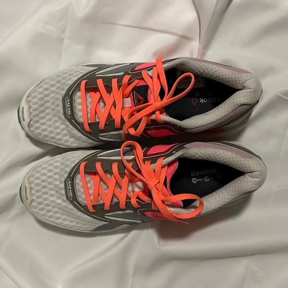 Reebok women’s walking/running shoes. CTR = cushion transition rebound. Size 11 - Picture 3 of 12